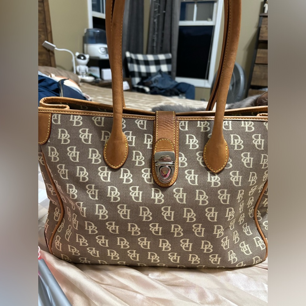 Dooney & Bourke purse